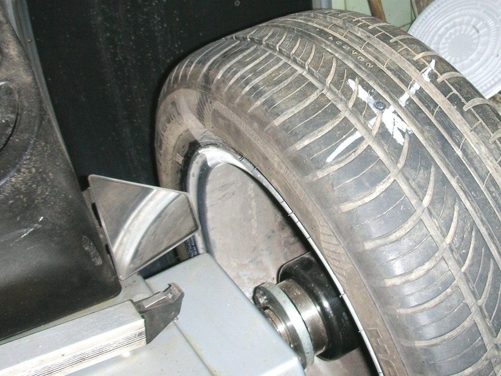 Ремонт шины в шиномонтаже в Тушино