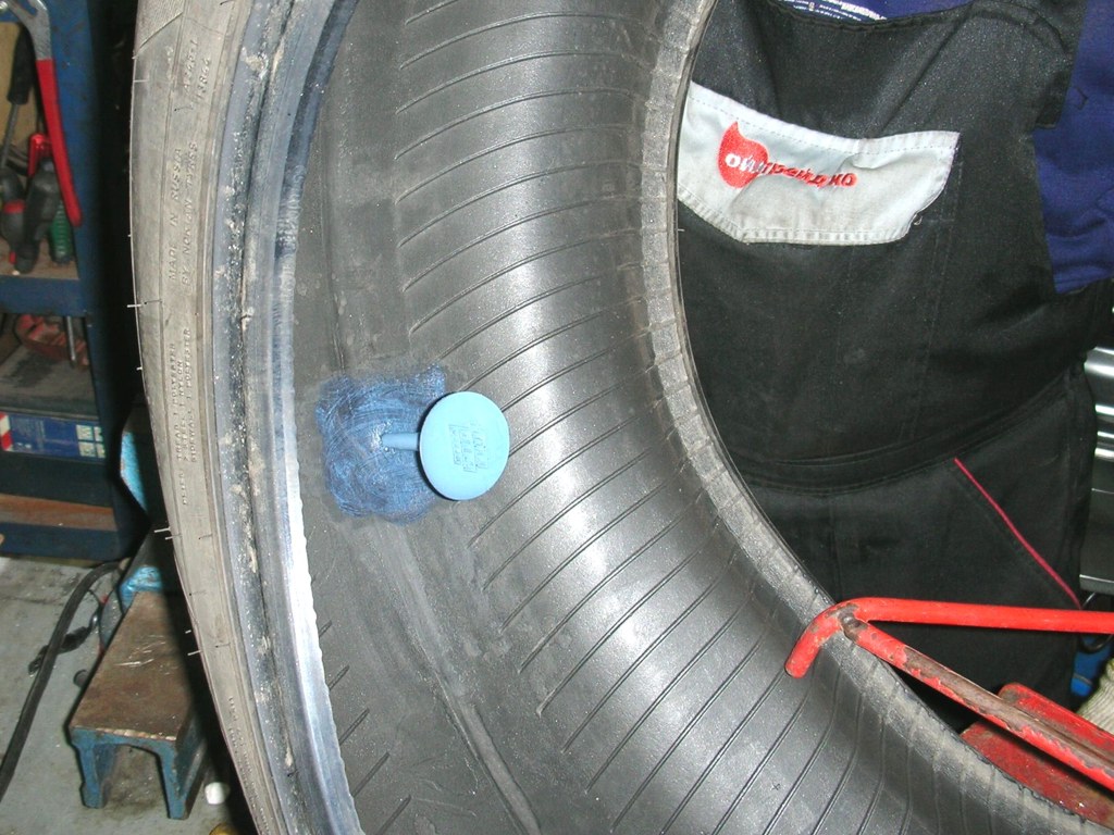 Ремонт прокола шины в шиномонтаже в Тушино