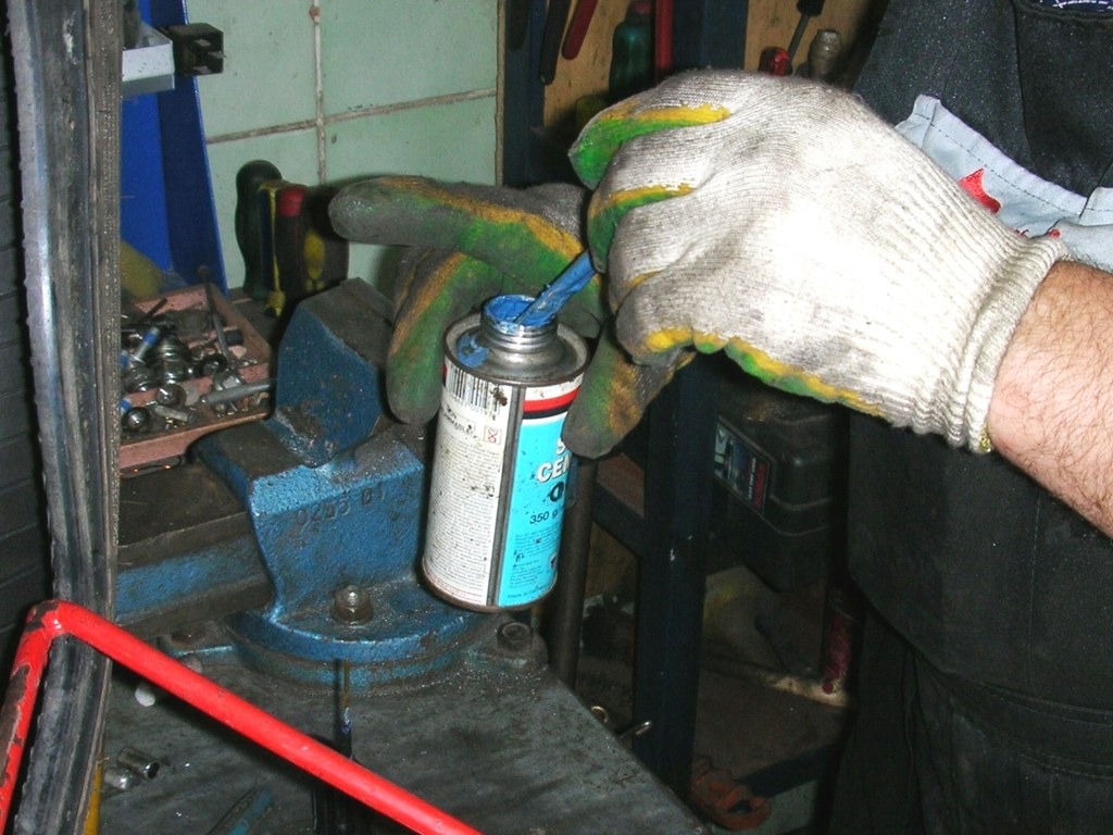 Ремонт шины в шиномонтаже в Тушино